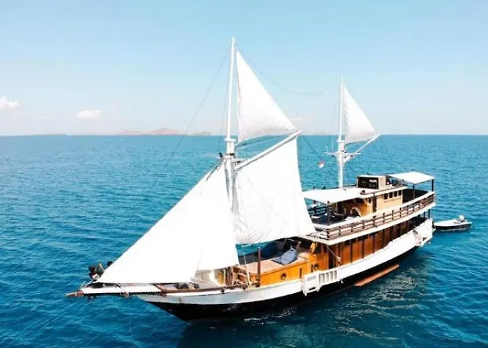 Boat Open Trip Komodo Botel Ketewel